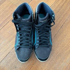 Le Coq Sportif High Ankle Sneakers, Size 7